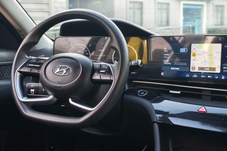Used Hyundai Mistra New Energy 2021 GLX Elite Edition Interior 4