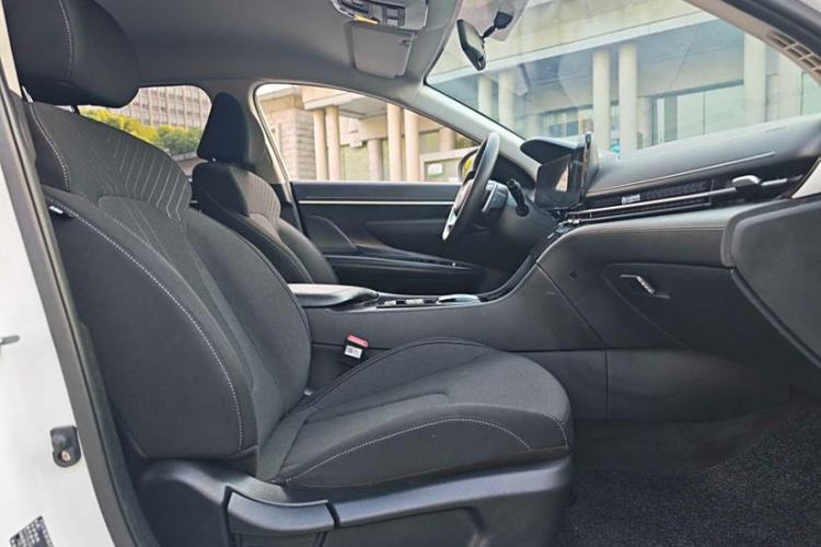 Used Hyundai Mistra New Energy 2021 GLX Elite Edition Interior 7
