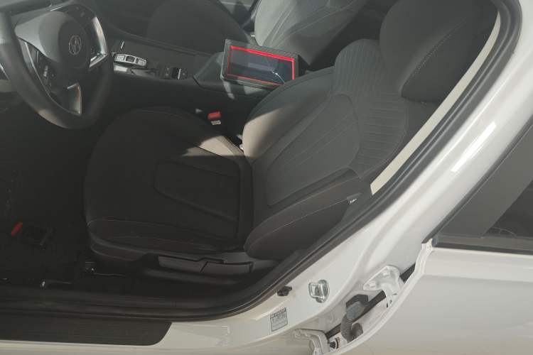 Used Hyundai Mistra New Energy 2021 GLX Elite Edition Left Front Seat