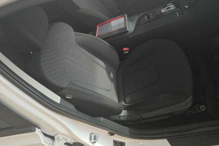 Used Hyundai Mistra New Energy 2021 GLX Elite Edition Right Front Seat