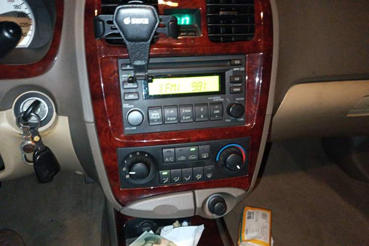 Used Hyundai MoInca 2009 1.8L Manual Luxury Edition GL Audio And AC Panel