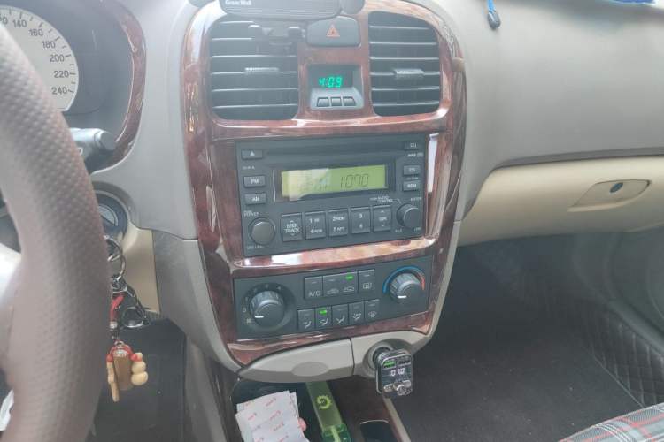 Used Hyundai MoInca 2009 2.0L Manual Comfort Edition GL Audio And AC Panel
