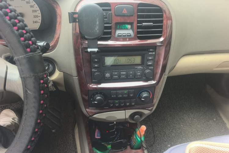 Used Hyundai MoInca 2009 1.8L Manual Comfort Edition GL Audio And AC Panel