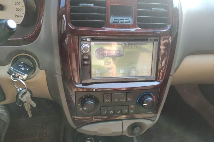 Used Hyundai MoInca 2009 2.0L Manual Luxury Edition GL Audio And AC Panel