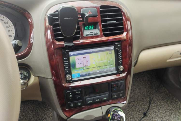 Used Hyundai MoInca 2009 2.0L Automatic Prestige GL Trim Audio And AC Panel