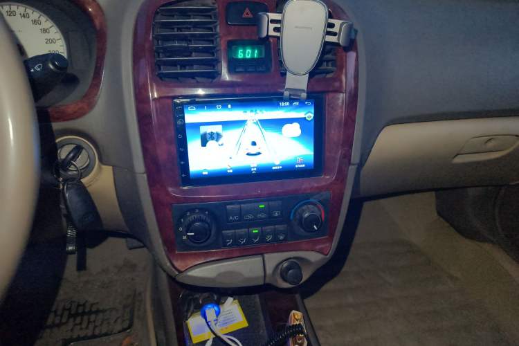 Used Hyundai MoInca 2009 1.8L Manual Luxury Edition GL Audio And AC Panel