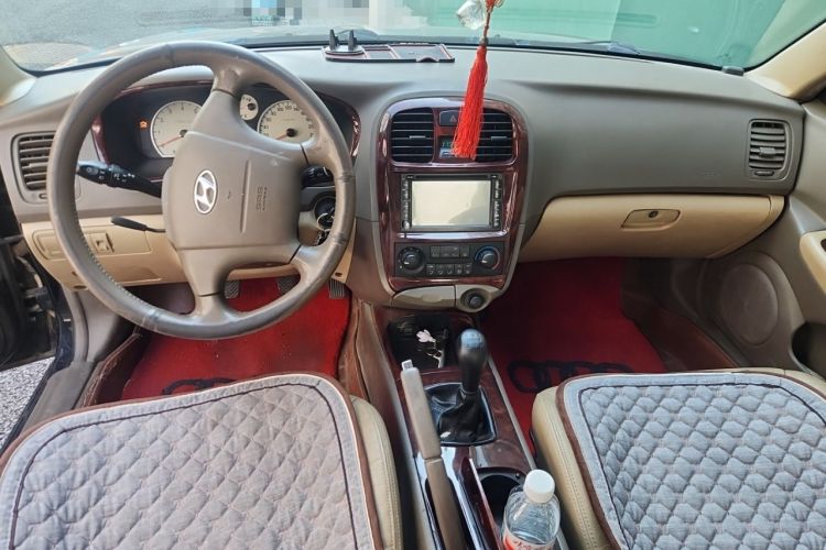 Used Hyundai MoInca 2009 1.8L Manual Luxury Edition GL Center Console