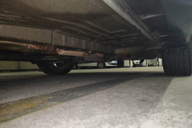 Used Hyundai MoInca 2009 2.0L Automatic Comfort Edition GL Chassis Front Right