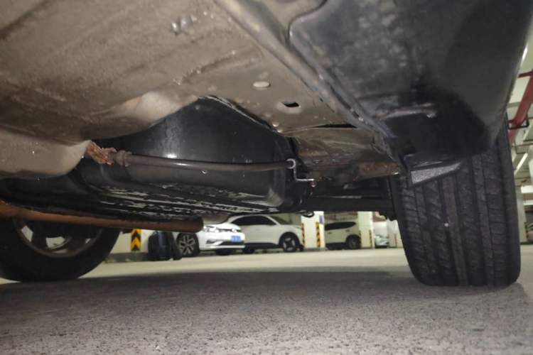 Used Hyundai MoInca 2009 2.0L Automatic Comfort Edition GL Chassis Rear Left