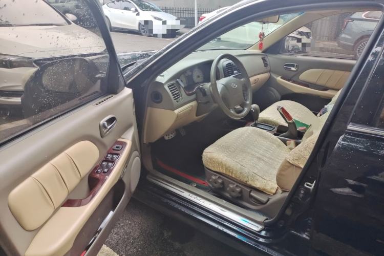 Used Hyundai MoInca 2009 1.8L Automatic Prestige GL Model Driver Seat