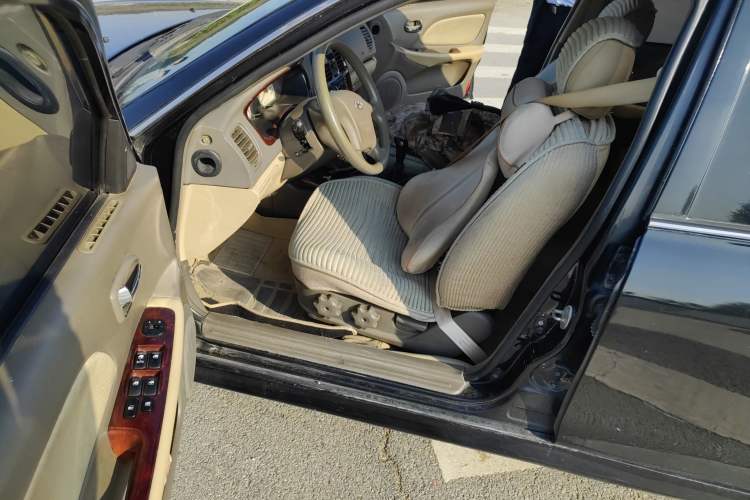Used Hyundai MoInca 2009 1.8L Manual Comfort Edition GL Driver Seat