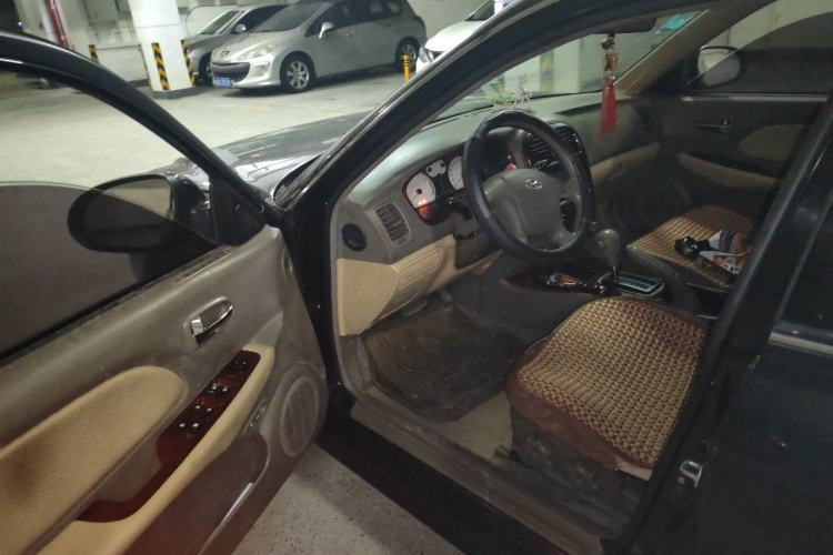 Used Hyundai MoInca 2009 2.0L Automatic Comfort Edition GL Driver Seat