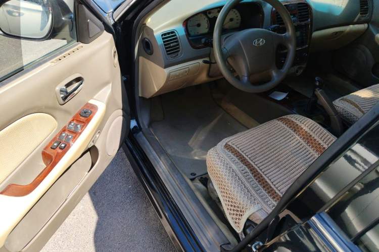 Used Hyundai MoInca 2009 1.8L Manual Comfort Edition GL Driver Seat