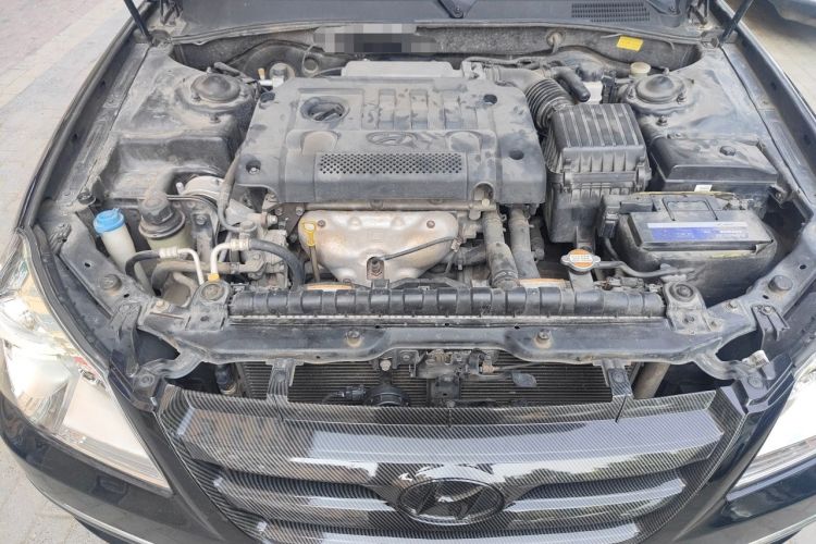 Used Hyundai MoInca 2009 2.0L Manual Comfort Edition GL Engine Bay