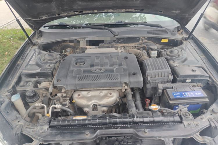 Used Hyundai MoInca 2009 1.8L Automatic Prestige GL Model Engine Bay