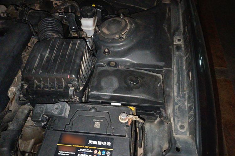 Used Hyundai MoInca 2009 1.8L Manual Luxury Edition GL Engine Bay Left