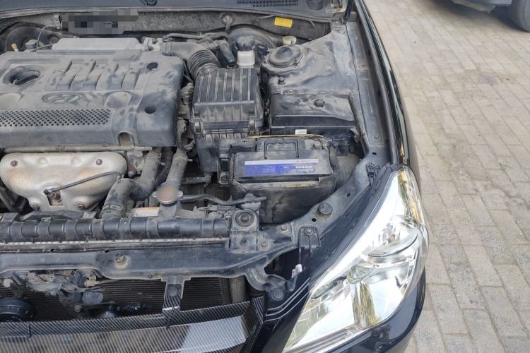 Used Hyundai MoInca 2009 2.0L Manual Comfort Edition GL Engine Bay Left