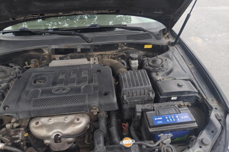 Used Hyundai MoInca 2009 1.8L Automatic Prestige GL Model Engine Bay Left