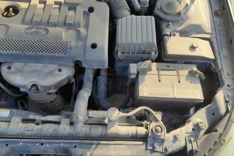 Used Hyundai MoInca 2009 1.8L Manual Comfort Edition GL Engine Bay Left