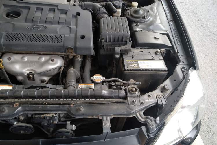 Used Hyundai MoInca 2009 1.8L Manual Comfort Edition GL Engine Bay Left