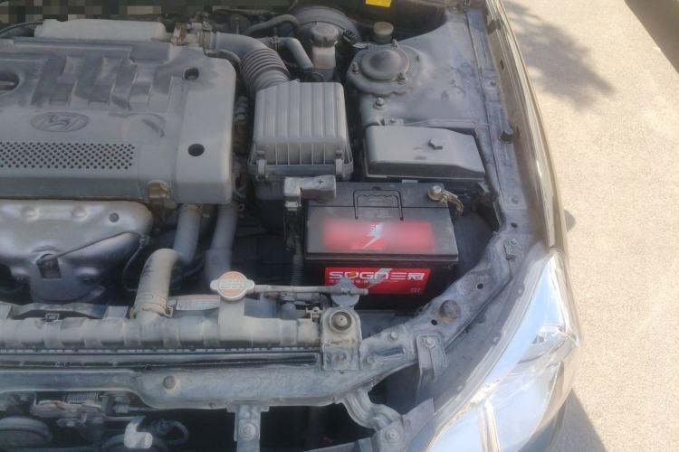 Used Hyundai MoInca 2009 1.8L Manual Comfort Edition GL Engine Bay Left