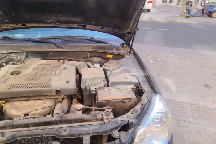 Used Hyundai MoInca 2009 1.8L Manual Comfort Edition GL Engine Bay Left