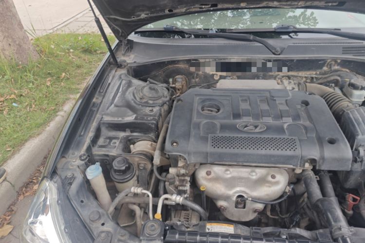 Used Hyundai MoInca 2009 1.8L Automatic Prestige GL Model Engine Bay Right