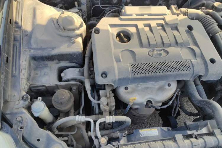 Used Hyundai MoInca 2009 1.8L Manual Comfort Edition GL Engine Bay Right