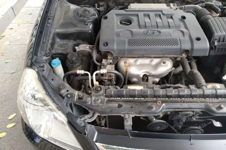 Used Hyundai MoInca 2009 1.8L Manual Comfort Edition GL Engine Bay Right