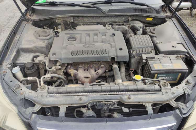 Used Hyundai MoInca 2009 2.0L Automatic Prestige GL Trim Engine Bay