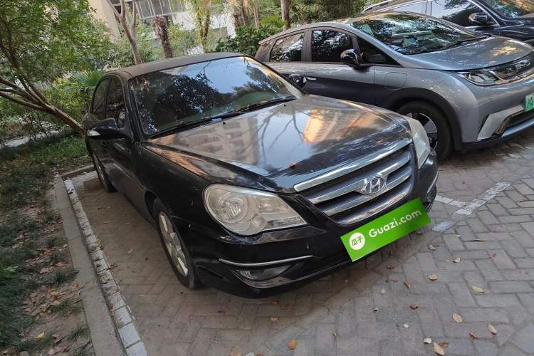 Used Hyundai MoInca 2009 2.0L Manual Luxury Edition GL Front Right 45 Deg