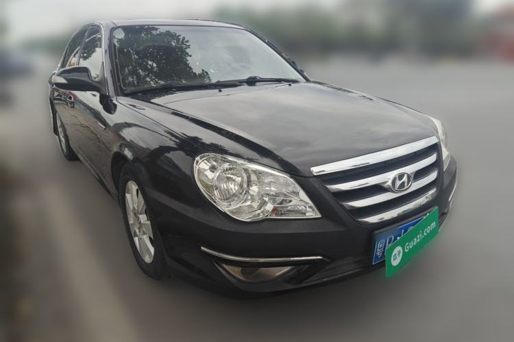 Used Hyundai MoInca 2009 1.8L Automatic Prestige GL Model Front Right 45 Deg