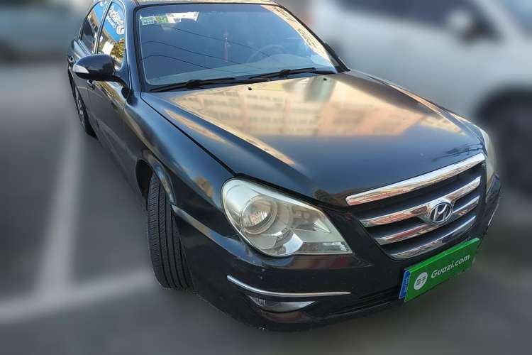Used Hyundai MoInca 2009 2.0L Manual Luxury Edition GL Front Right 45 Deg