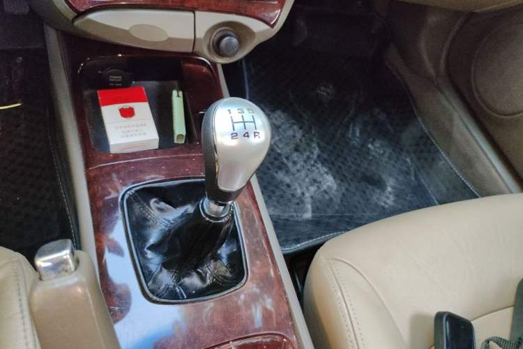Used Hyundai MoInca 2009 1.8L Manual Luxury Edition GL Gear Lever