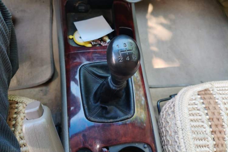 Used Hyundai MoInca 2009 1.8L Manual Comfort Edition GL Gear Lever