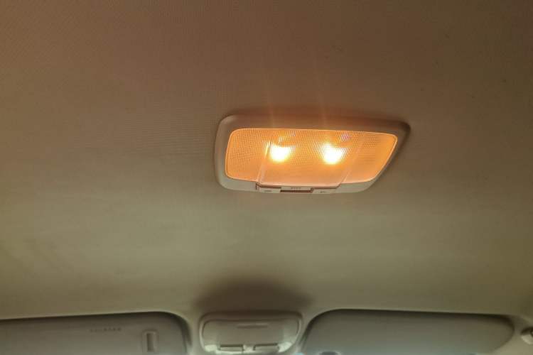 Used Hyundai MoInca 2009 1.8L Manual Comfort Edition GL Headliner