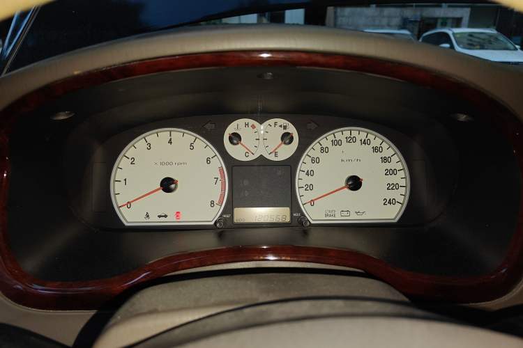 Used Hyundai MoInca 2009 2.0L Manual Luxury Edition GL Instrument Cluster