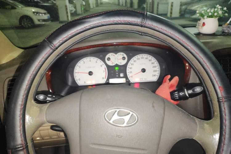 Used Hyundai MoInca 2009 2.0L Automatic Comfort Edition GL Instrument Cluster