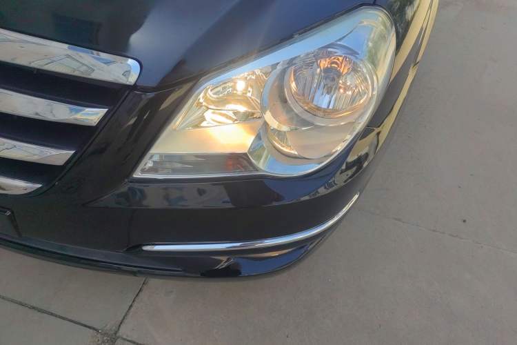 Used Hyundai MoInca 2009 2.0L Automatic Prestige GL Trim Left Front Headlight