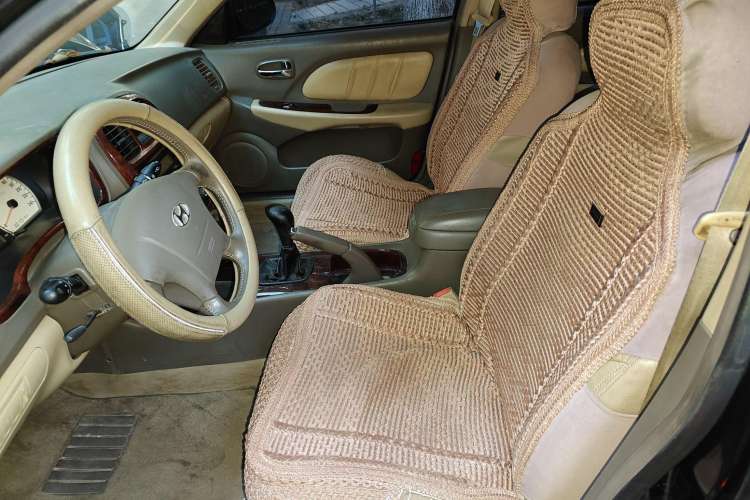 Used Hyundai MoInca 2009 2.0L Manual Luxury Edition GL Left Front Seat