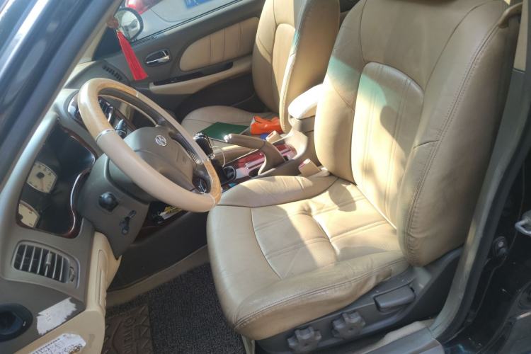 Used Hyundai MoInca 2009 2.0L Manual Luxury Edition GL Left Front Seat
