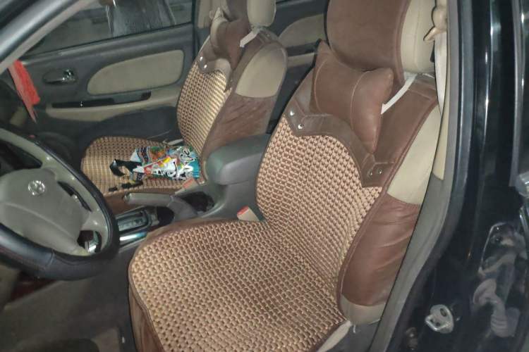 Used Hyundai MoInca 2009 2.0L Automatic Comfort Edition GL Left Front Seat