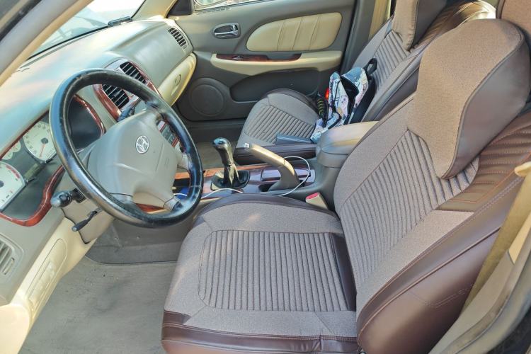 Used Hyundai MoInca 2009 1.8L Manual Luxury Edition GL Left Front Seat