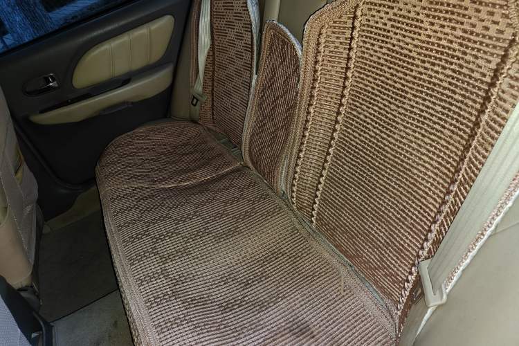 Used Hyundai MoInca 2009 2.0L Manual Luxury Edition GL Left Rear Seat