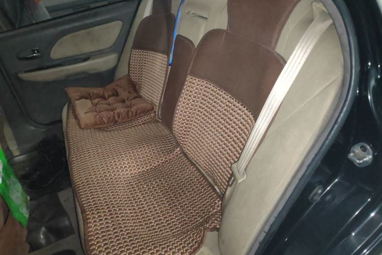 Used Hyundai MoInca 2009 2.0L Automatic Comfort Edition GL Left Rear Seat