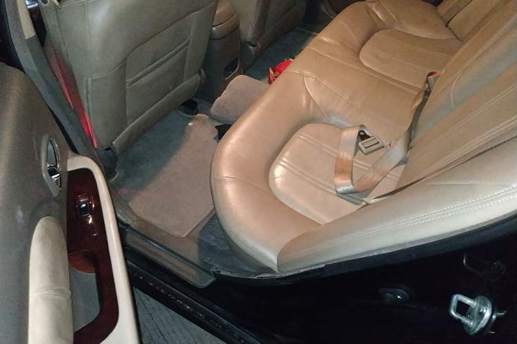Used Hyundai MoInca 2009 2.0L Automatic Prestige GL Trim Left Rear Seat