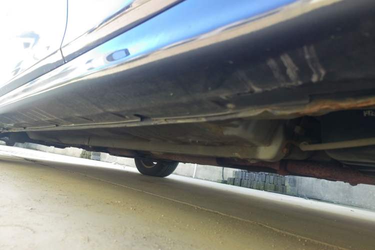 Used Hyundai MoInca 2009 2.0L Automatic Prestige GL Trim Left Side Sill