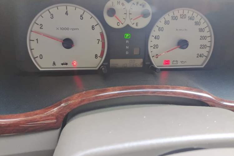 Used Hyundai MoInca 2009 1.8L Automatic Prestige GL Model Odometer Close Up