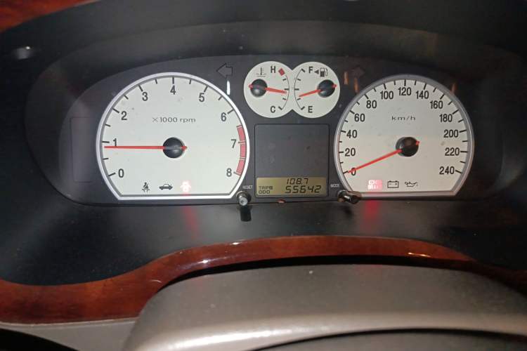 Used Hyundai MoInca 2009 1.8L Manual Luxury Edition GL Odometer Close Up