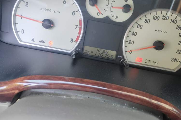 Used Hyundai MoInca 2009 2.0L Manual Comfort Edition GL Odometer Close Up